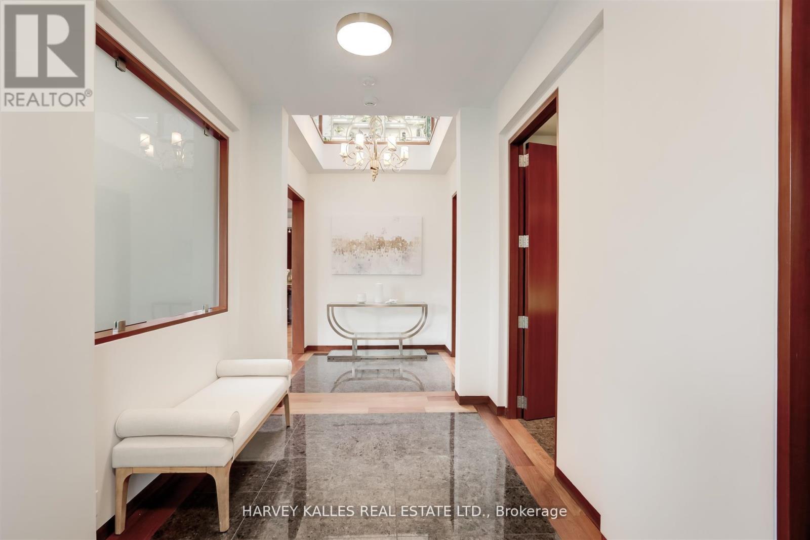 89 Kingsway Crescent, Toronto, Ontario  M8X 2R8 - Photo 7 - W12717146