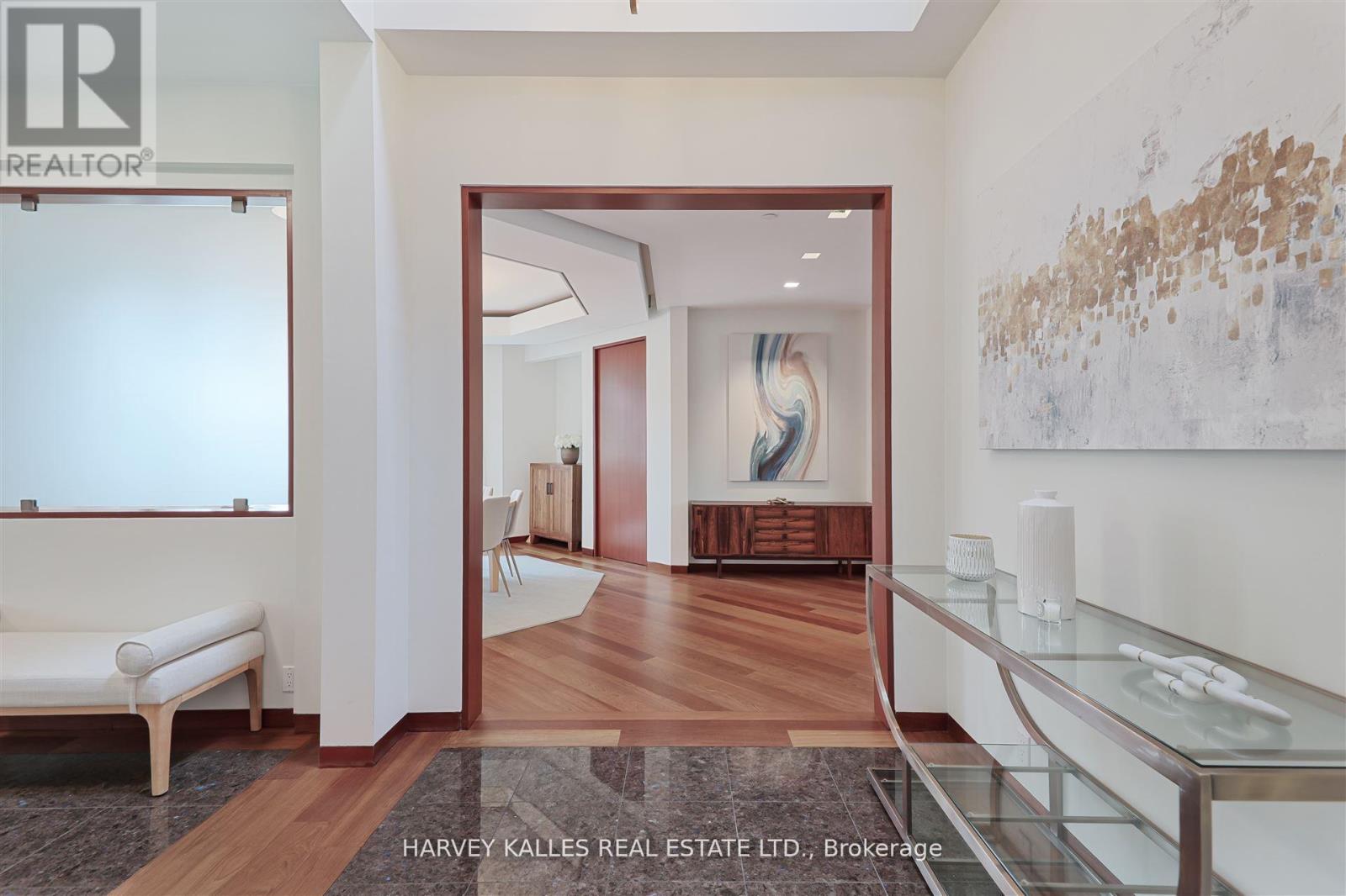 89 Kingsway Crescent, Toronto, Ontario  M8X 2R8 - Photo 8 - W12717146