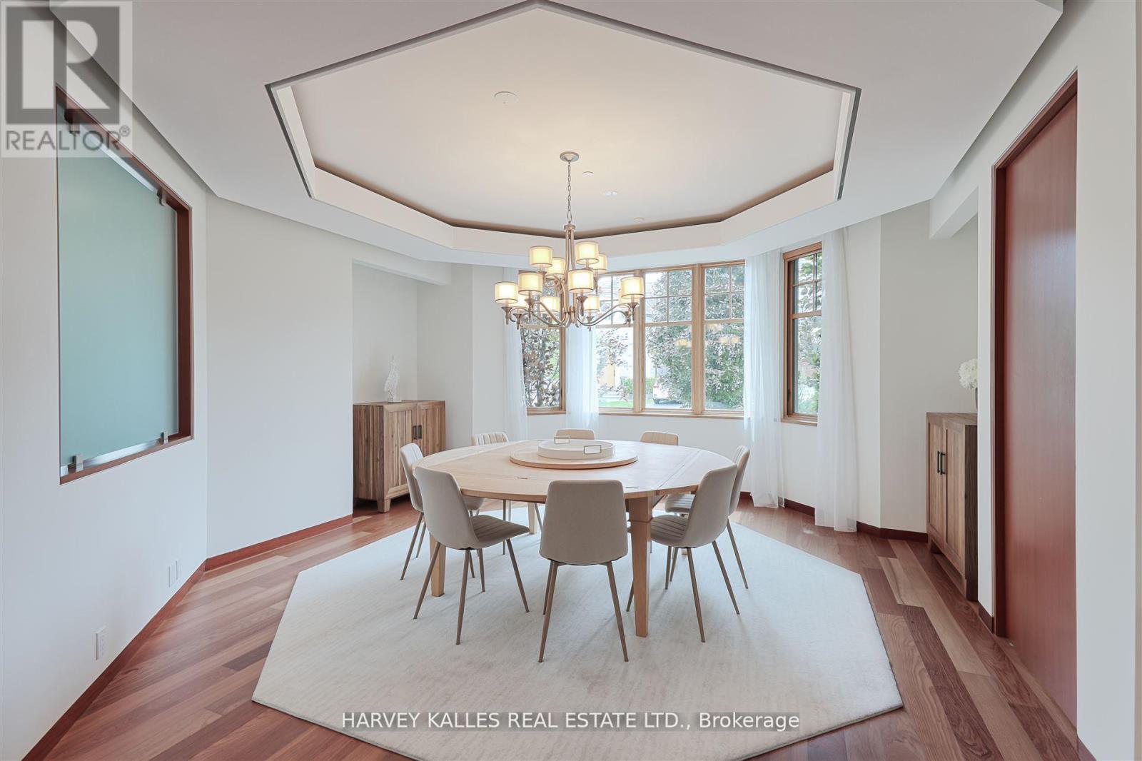 89 Kingsway Crescent, Toronto, Ontario  M8X 2R8 - Photo 9 - W12717146