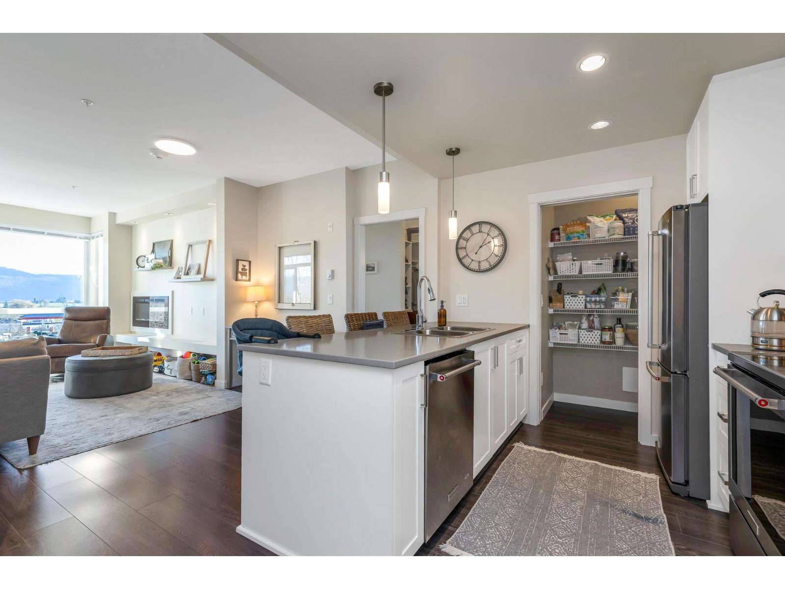 203 2242 Whatcom Road, Abbotsford, British Columbia  V3G 0B3 - Photo 9 - R3080873