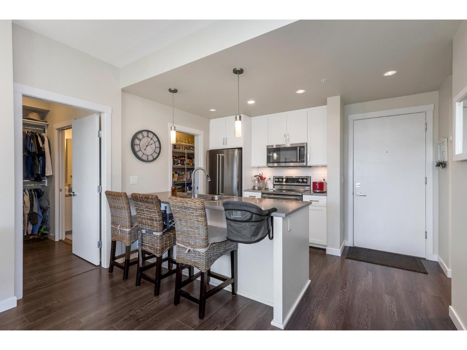 203 2242 Whatcom Road, Abbotsford, British Columbia  V3G 0B3 - Photo 6 - R3080873