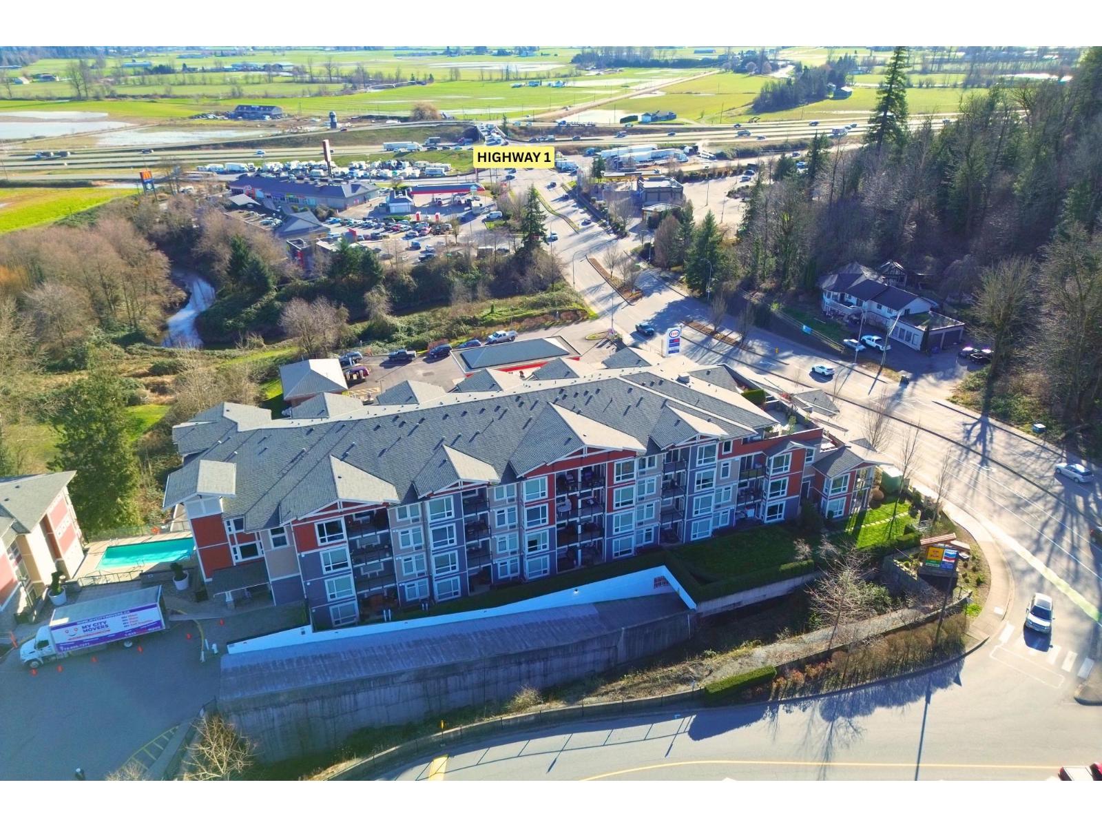 203 2242 Whatcom Road, Abbotsford, British Columbia  V3G 0B3 - Photo 2 - R3080873