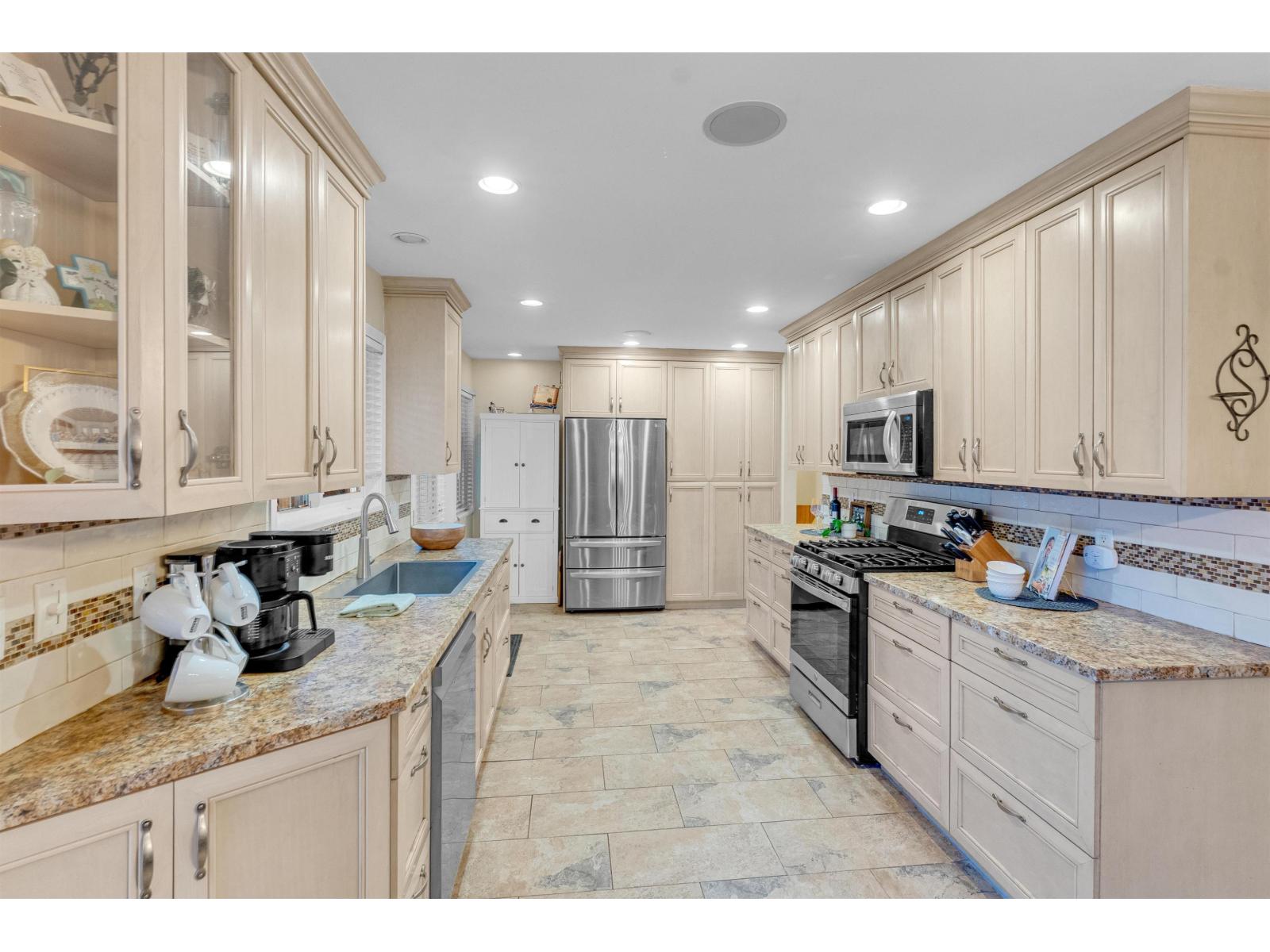 10957 Jay Crescent, Surrey, British Columbia  V3R 5B3 - Photo 7 - R3080695