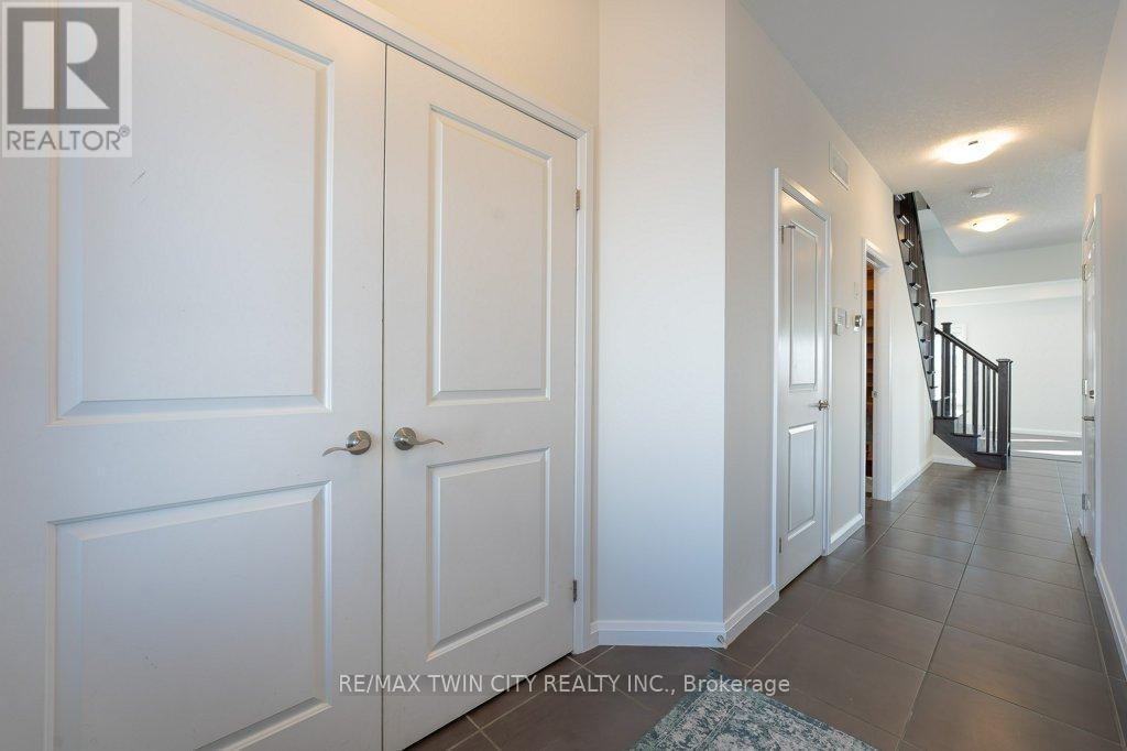 249 Buttonbush Street, Waterloo, Ontario  N2V 0B4 - Photo 9 - X12717058