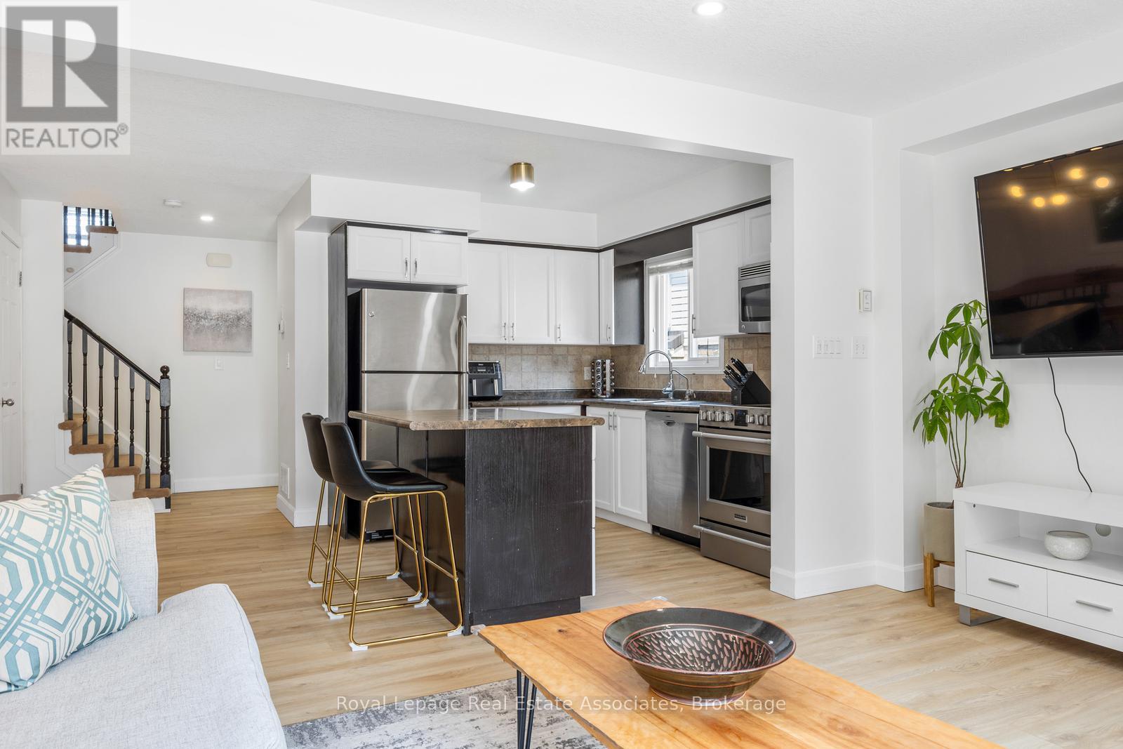 209 Sunny Meadow Court, Kitchener, Ontario  N2N 3R3 - Photo 11 - X12717136