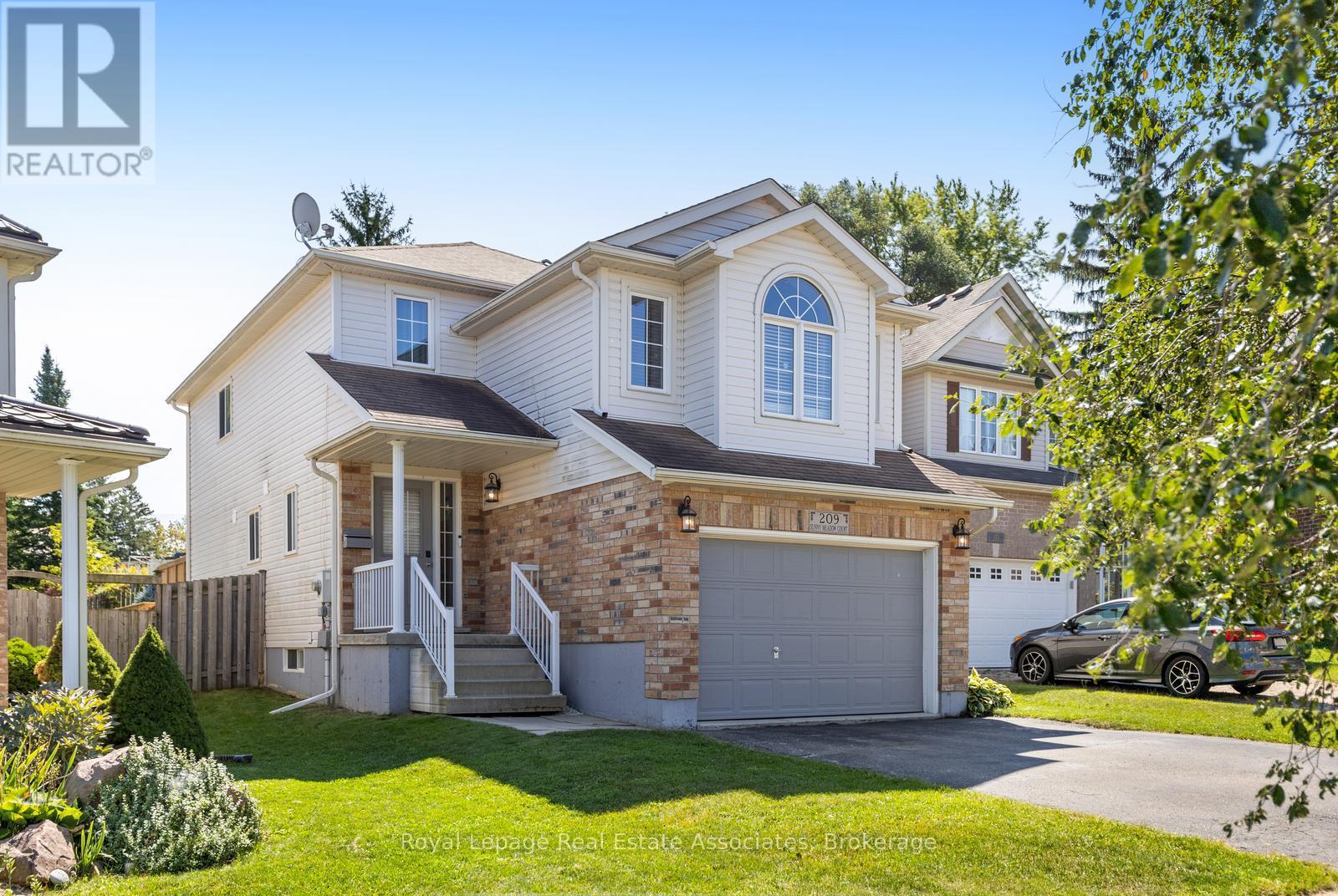 209 Sunny Meadow Court, Kitchener, Ontario  N2N 3R3 - Photo 2 - X12717136