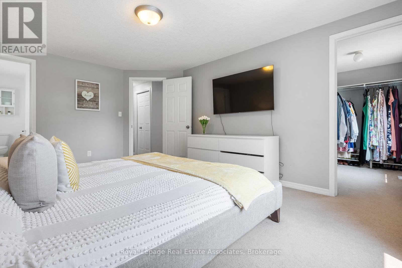 209 Sunny Meadow Court, Kitchener, Ontario  N2N 3R3 - Photo 25 - X12717136