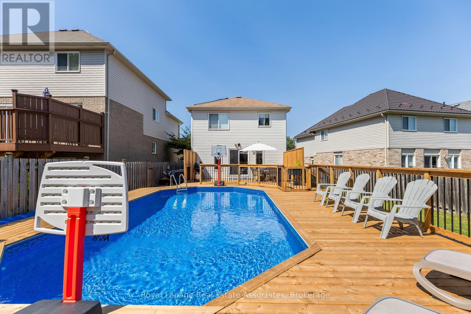 209 Sunny Meadow Court, Kitchener, Ontario  N2N 3R3 - Photo 35 - X12717136