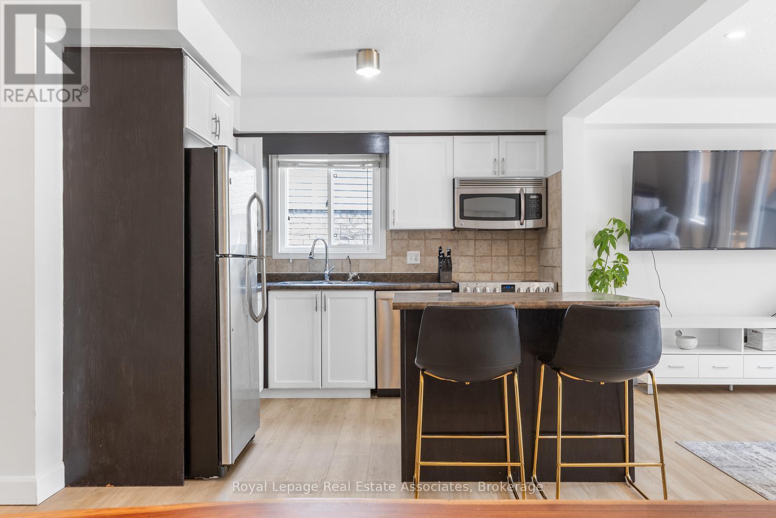 209 Sunny Meadow Court, Kitchener, Ontario  N2N 3R3 - Photo 8 - X12717136