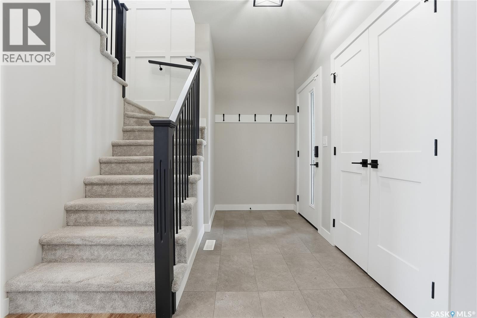 330 Aniskotaw Bend, Saskatoon, Saskatchewan  S7V 1M1 - Photo 3 - SK027183