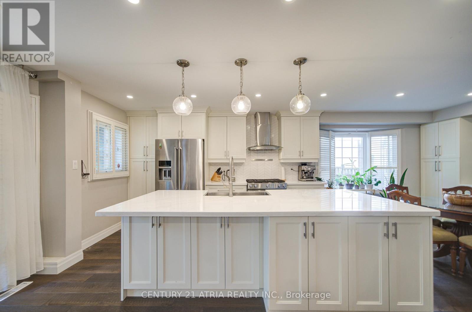 18 Park Lane Circle, Richmond Hill, Ontario  L4C 6S8 - Photo 11 - N12638054