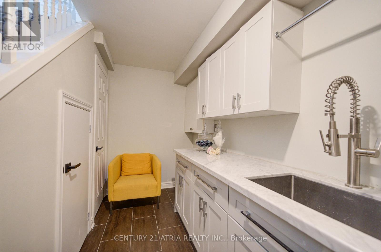 18 Park Lane Circle, Richmond Hill, Ontario  L4C 6S8 - Photo 31 - N12638054