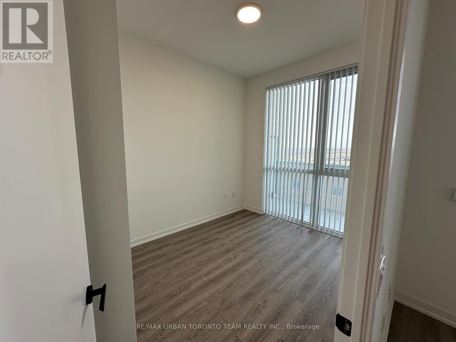 3702 - 8 Interchange Way, Vaughan, Ontario  L4K 5Z7 - Photo 6 - N12595668