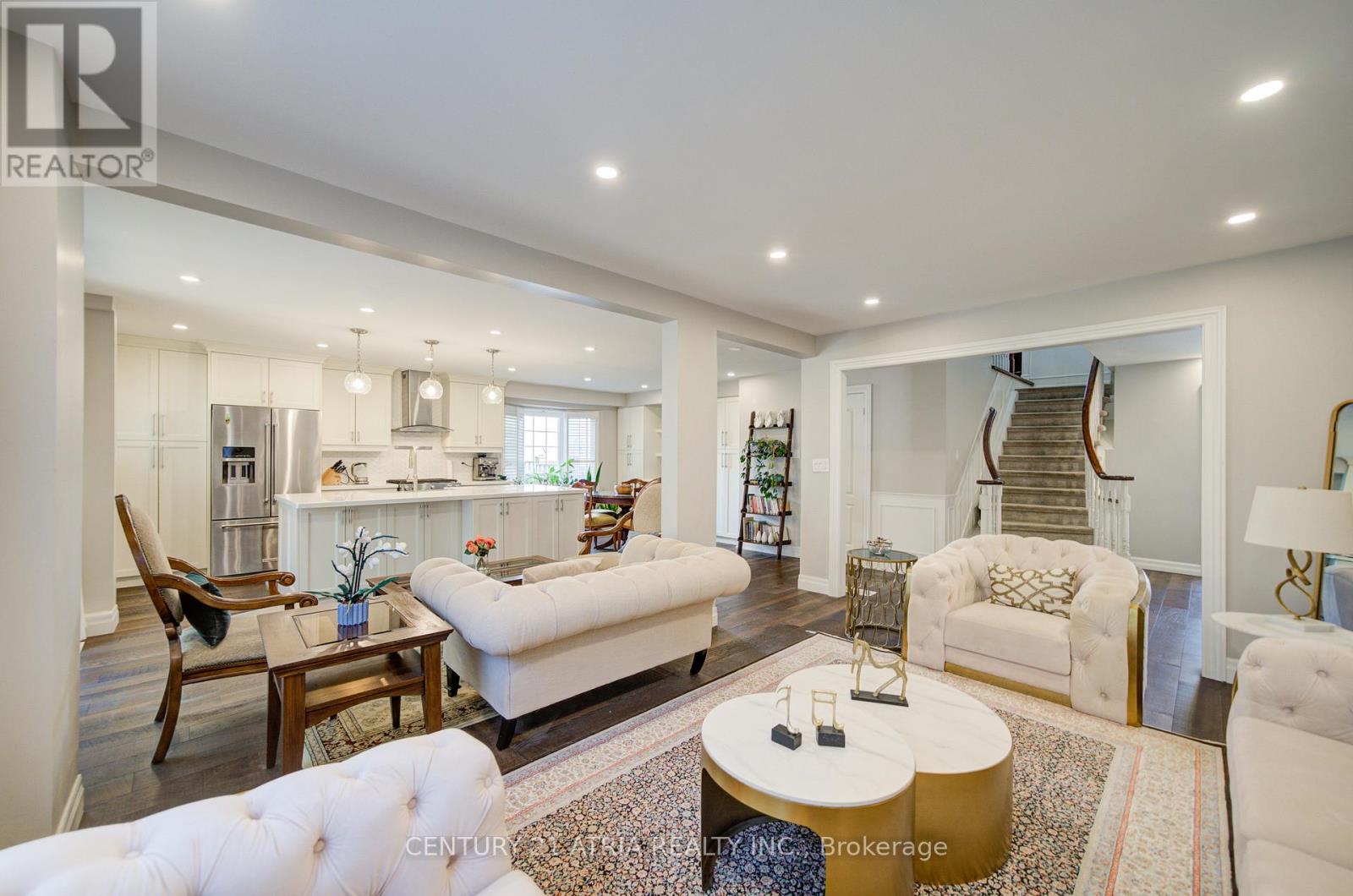 18 Park Lane Circle, Richmond Hill, Ontario  L4C 6S8 - Photo 5 - N12638054