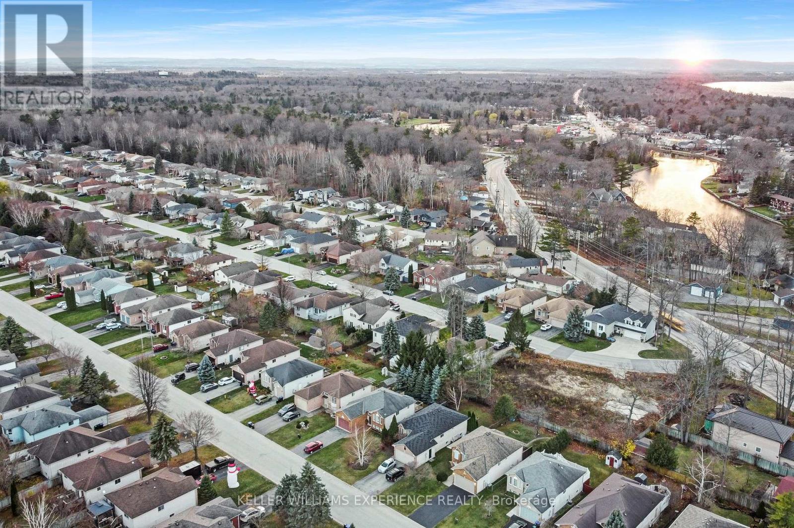 12 Riverdale Drive, Wasaga Beach, Ontario  L9Z 1E9 - Photo 40 - S12594812