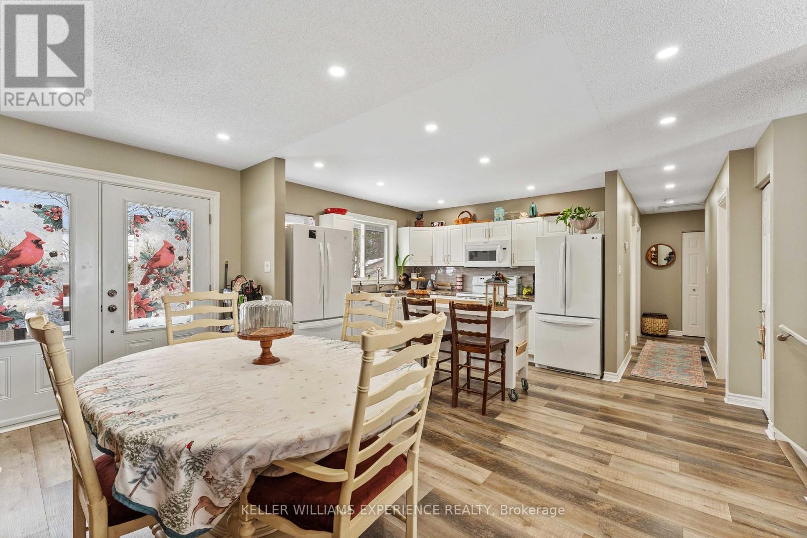 12 Riverdale Drive, Wasaga Beach, Ontario  L9Z 1E9 - Photo 15 - S12594812