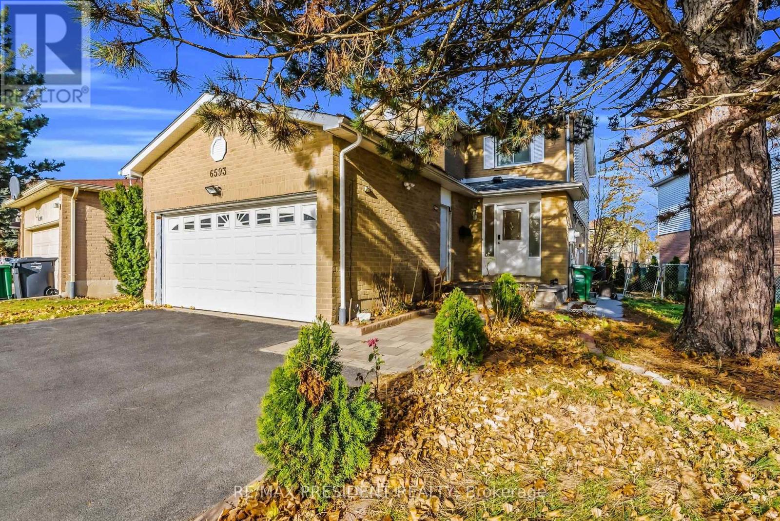 6593 Edenwood Drive, Mississauga, Ontario  L5N 3E9 - Photo 5 - W12578094