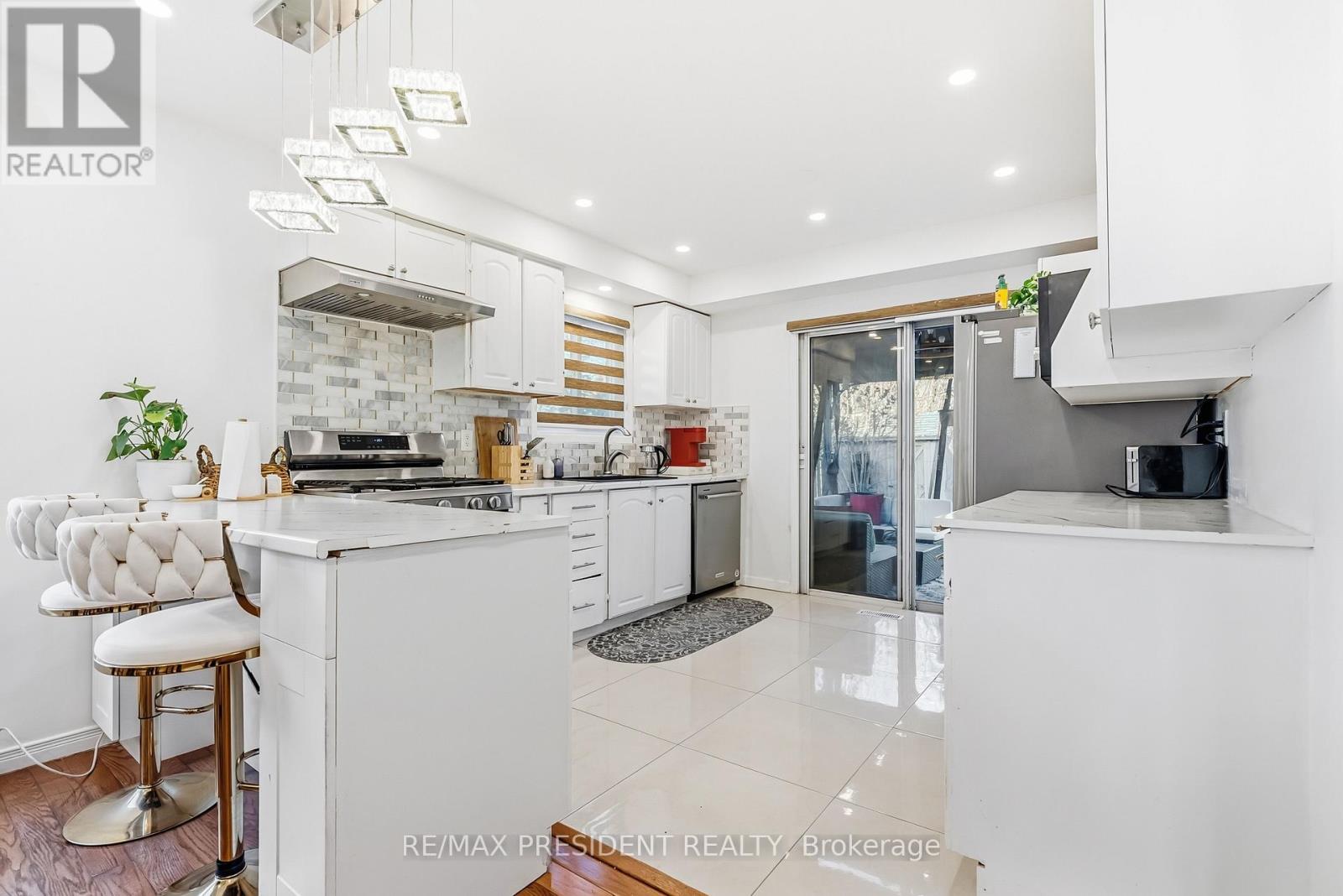 6593 Edenwood Drive, Mississauga, Ontario  L5N 3E9 - Photo 14 - W12578094