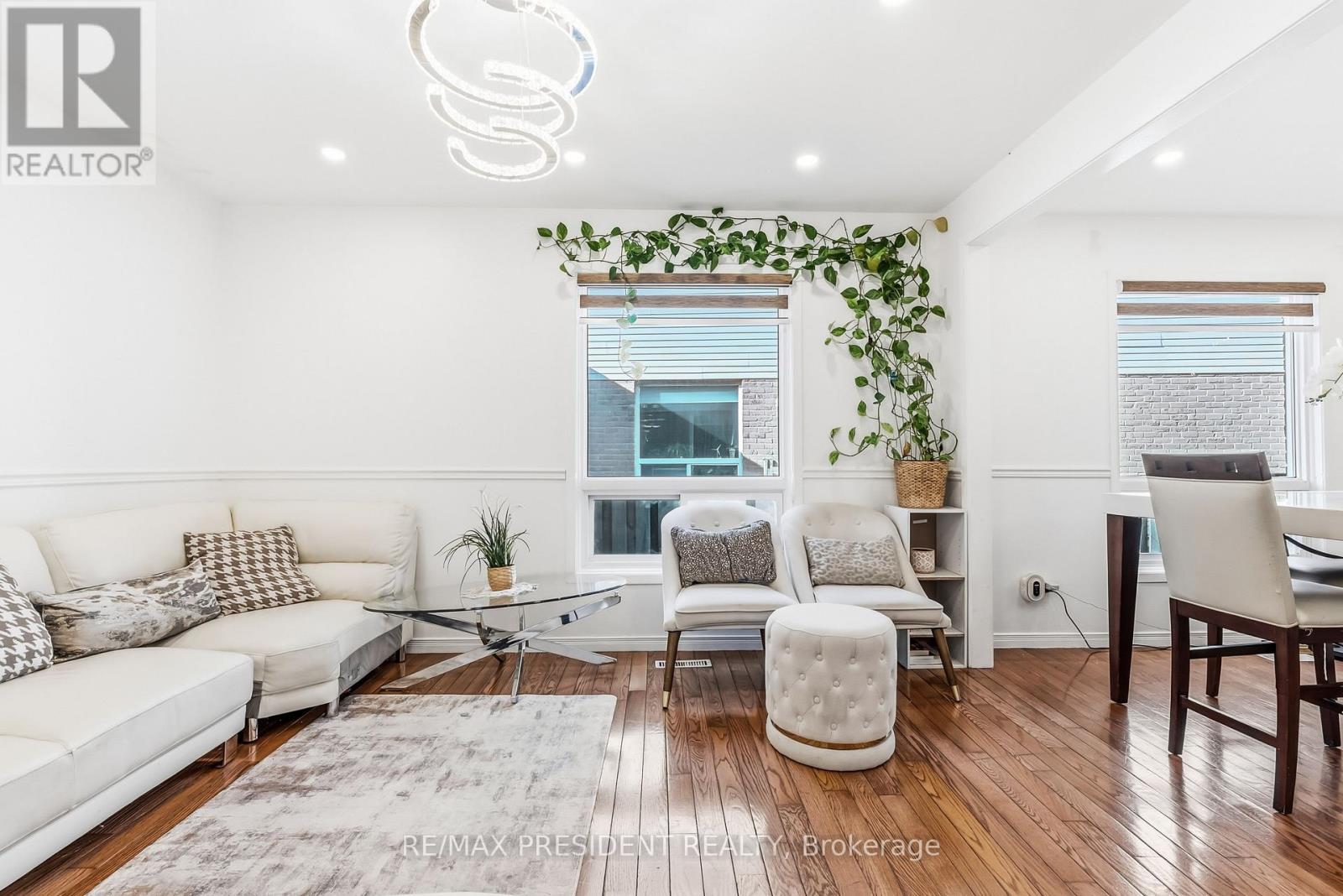 6593 Edenwood Drive, Mississauga, Ontario  L5N 3E9 - Photo 9 - W12578094