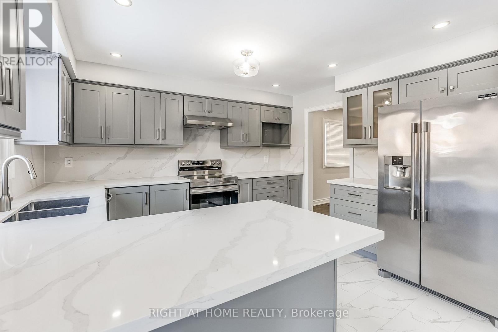 1527 Princelea Place, Mississauga, Ontario  L5M 3N9 - Photo 13 - W12705044