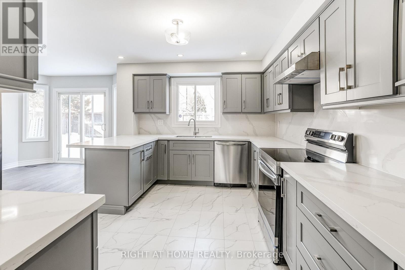 1527 Princelea Place, Mississauga, Ontario  L5M 3N9 - Photo 11 - W12705044