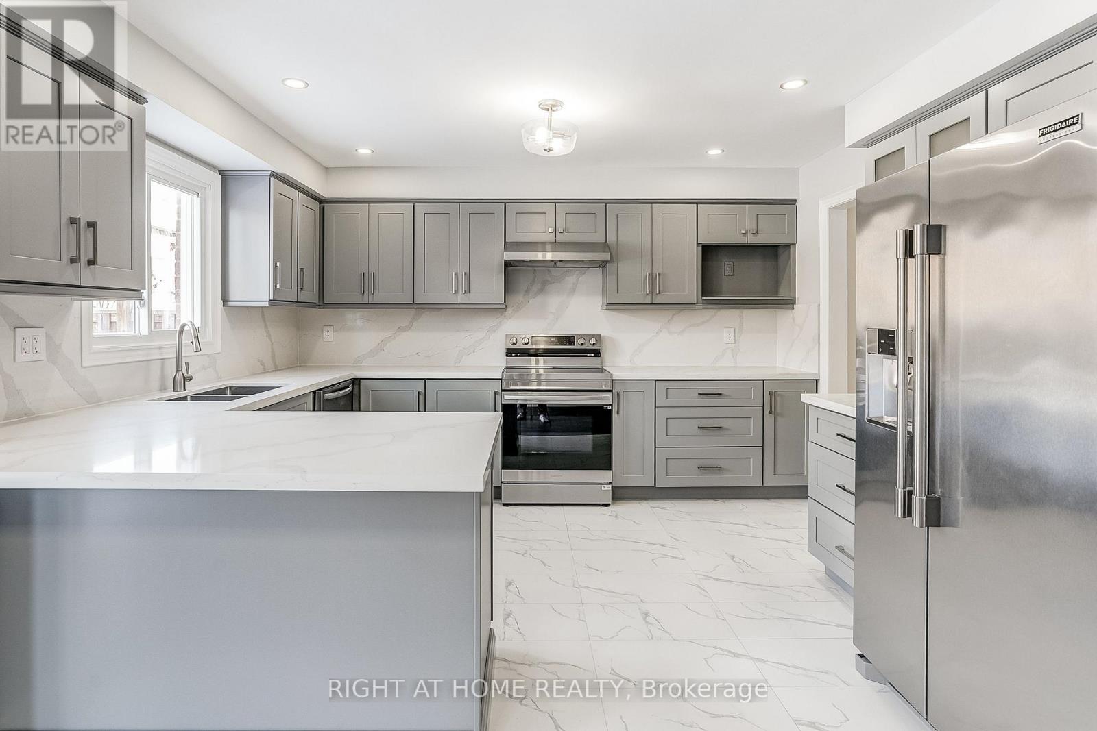 1527 Princelea Place, Mississauga, Ontario  L5M 3N9 - Photo 12 - W12705044