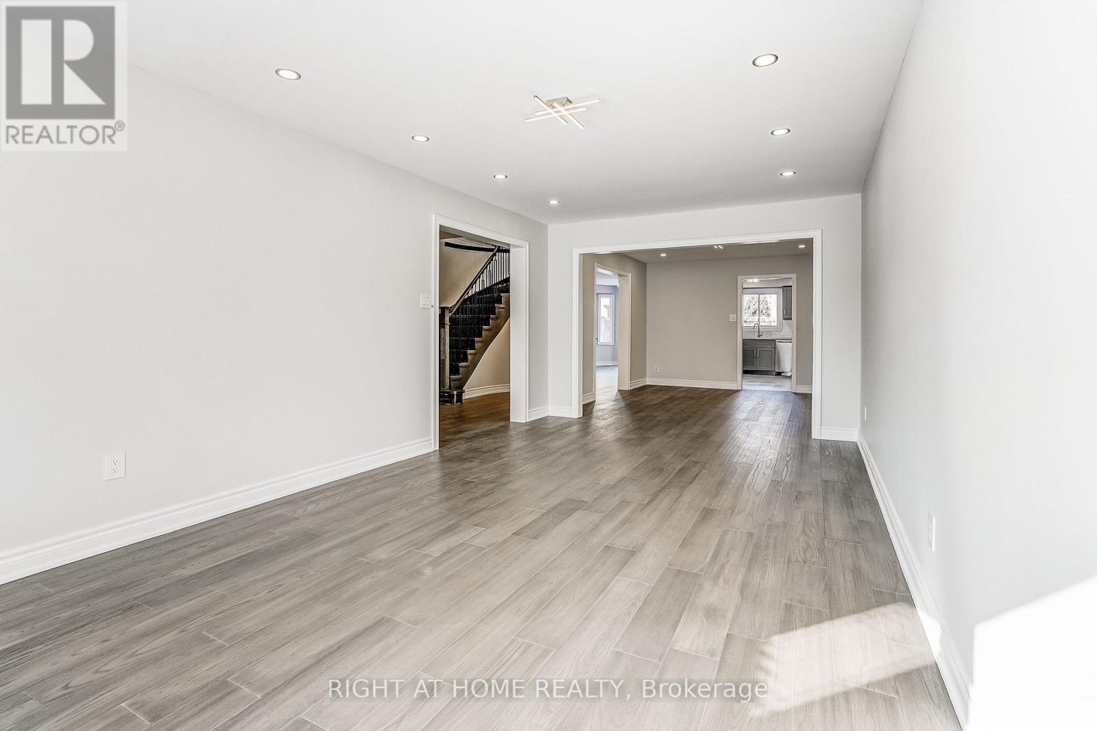 1527 Princelea Place, Mississauga, Ontario  L5M 3N9 - Photo 7 - W12705044