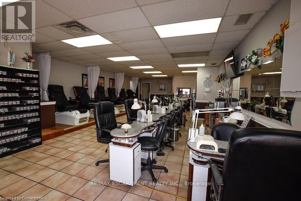 120 Parkdale Avenue N, Hamilton, Ontario  L8H 5W9 - Photo 24 - X12294570