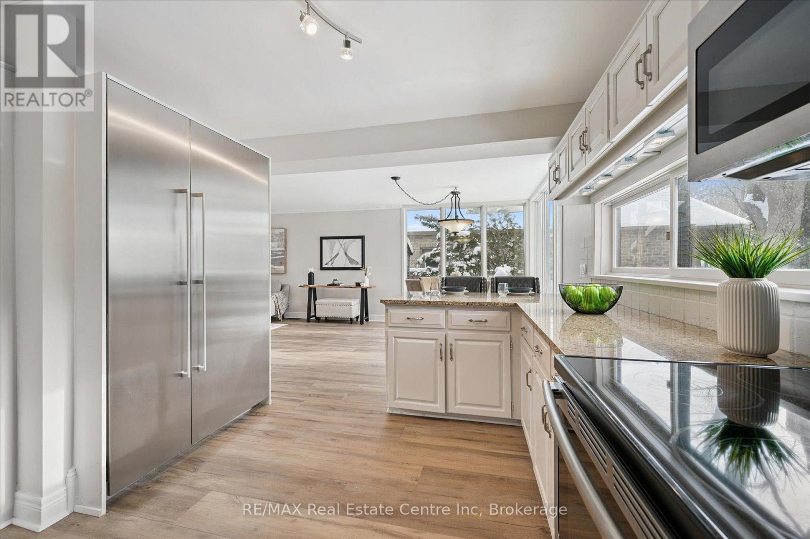 64 Stuart Street, Guelph, Ontario  N1E 4S5 - Photo 6 - X12717214