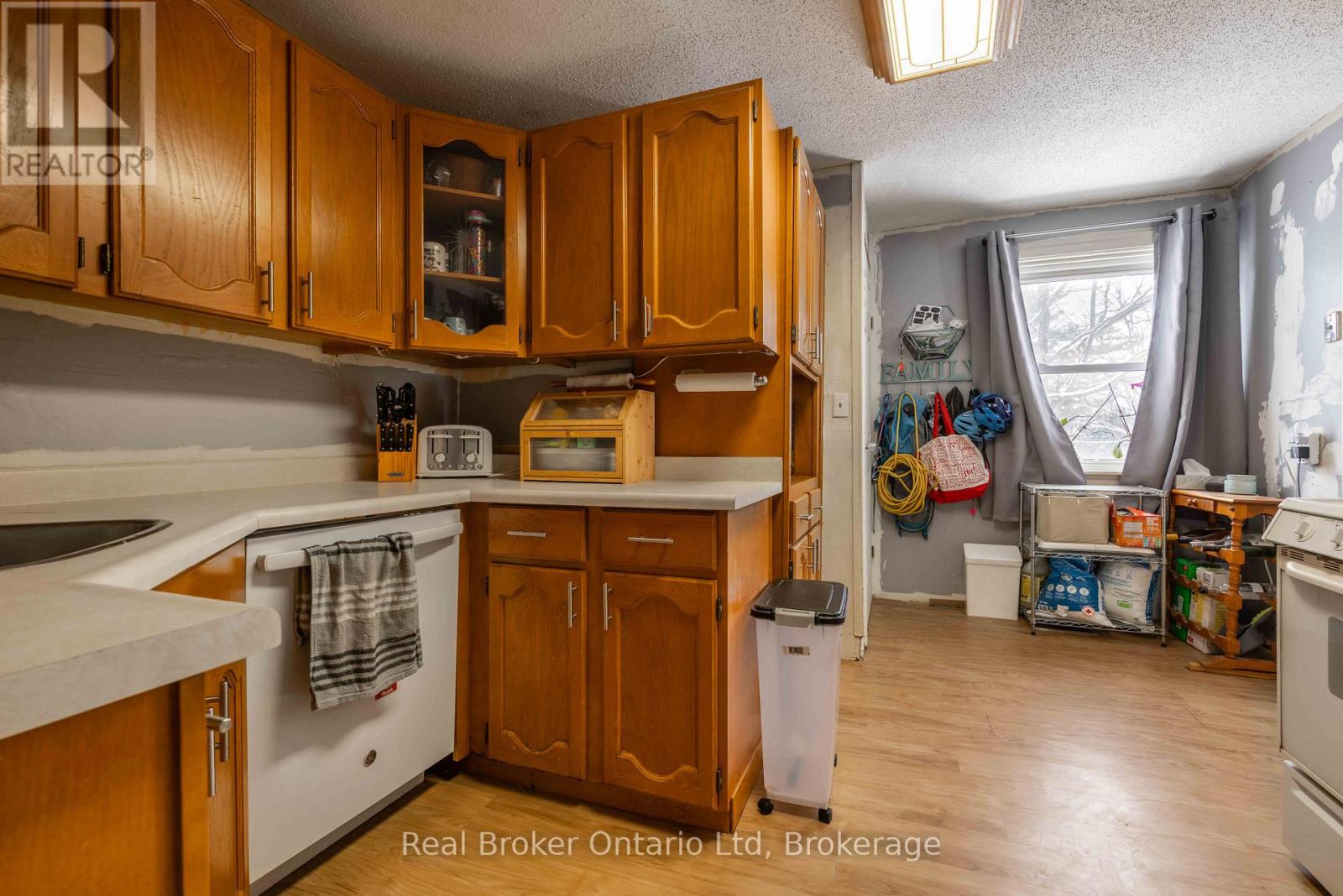 102008 Grey Road 5 Road, Georgian Bluffs, Ontario N4K 5N5 - Photo 10 - X12717286