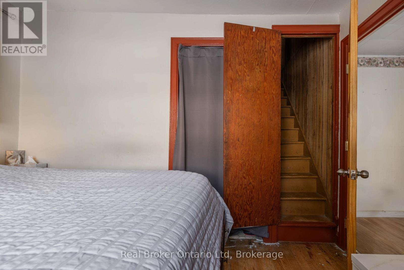 102008 Grey Road 5 Road, Georgian Bluffs, Ontario N4K 5N5 - Photo 12 - X12717286