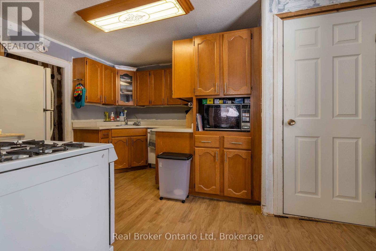 102008 Grey Road 5 Road, Georgian Bluffs, Ontario N4K 5N5 - Photo 8 - X12717286