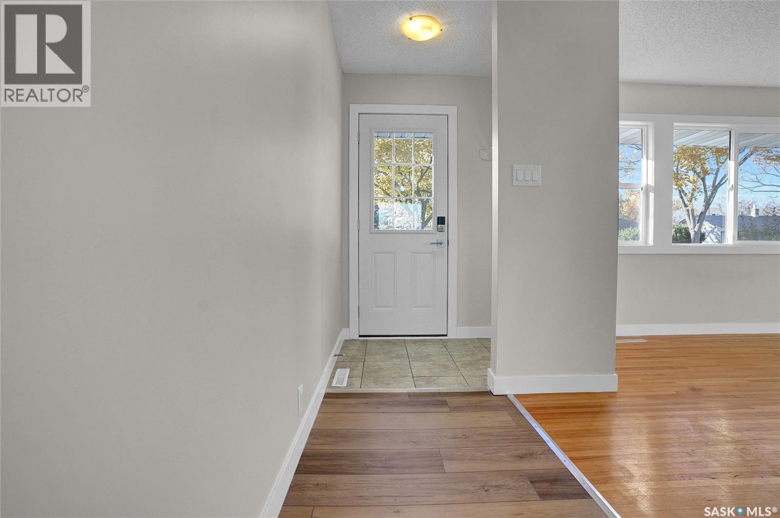 186 Coldwell Road, Regina, Saskatchewan  S4R 4K8 - Photo 5 - SK022146