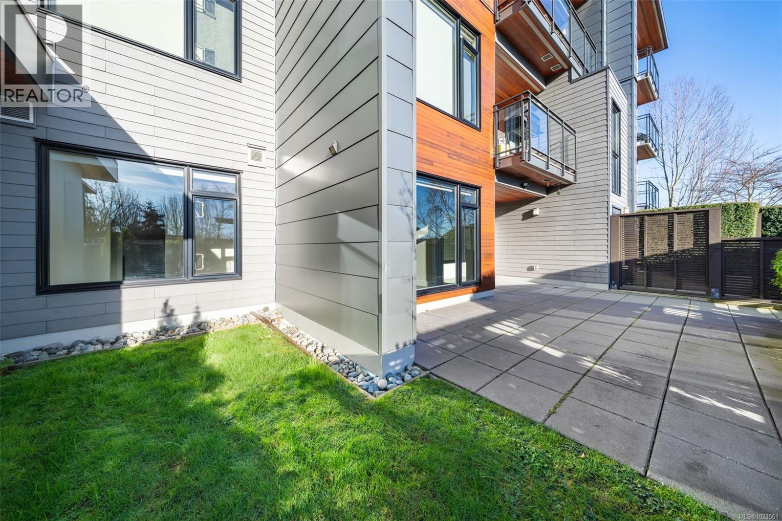 110 3815 Rowland Ave, Saanich, British Columbia  V8Z 0E1 - Photo 4 - 1023561