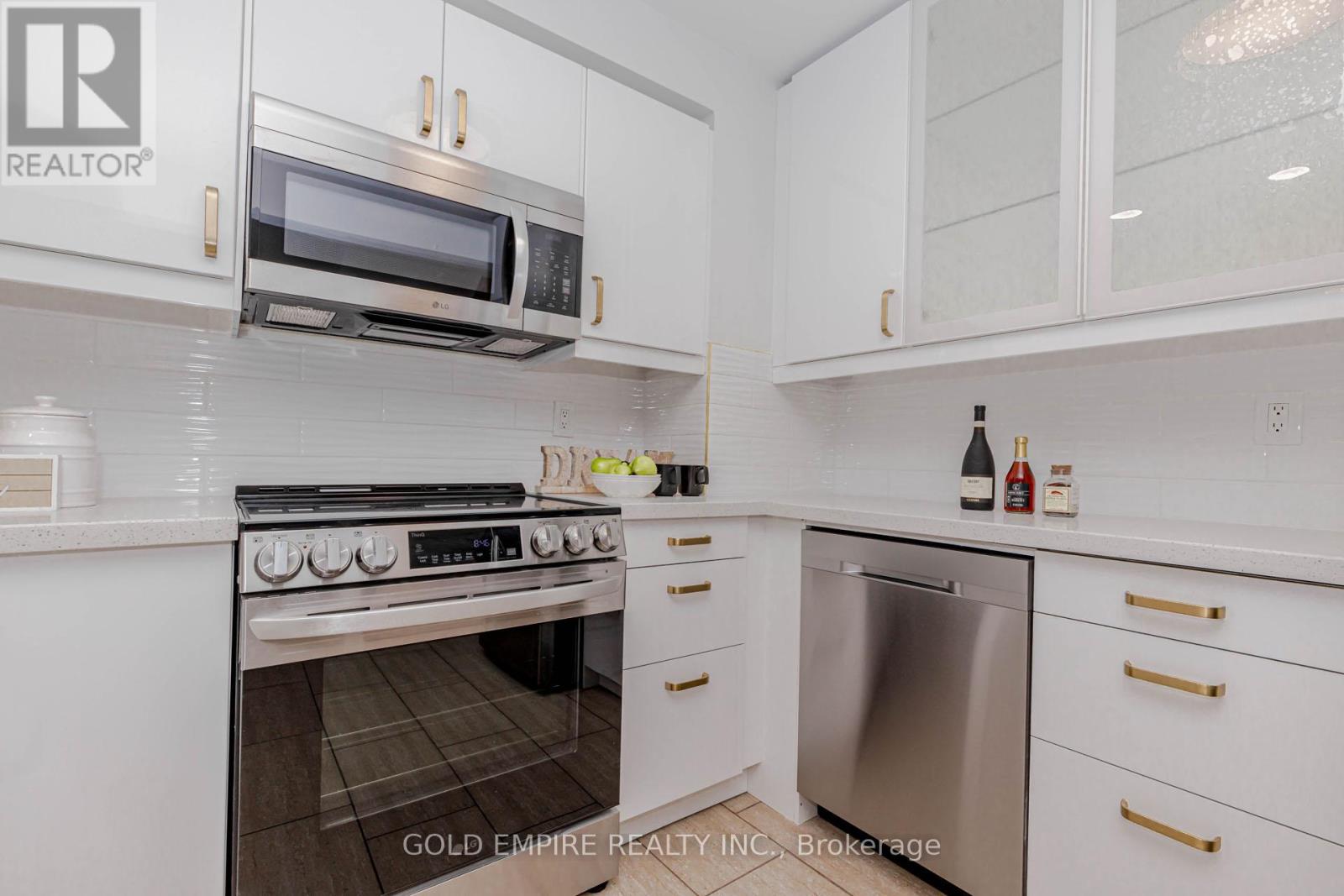 106 - 700 Osgoode Drive, London South, Ontario  N6E 2H1 - Photo 11 - X12717246