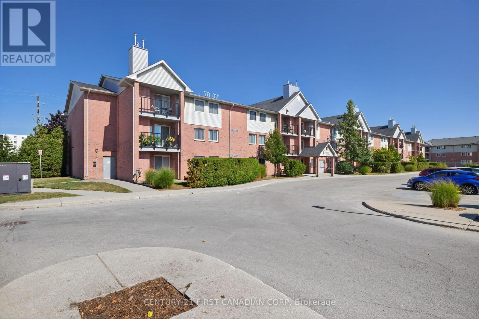 92 - 144 Conway Drive, London South, Ontario  N6E 3N3 - Photo 1 - X12717296