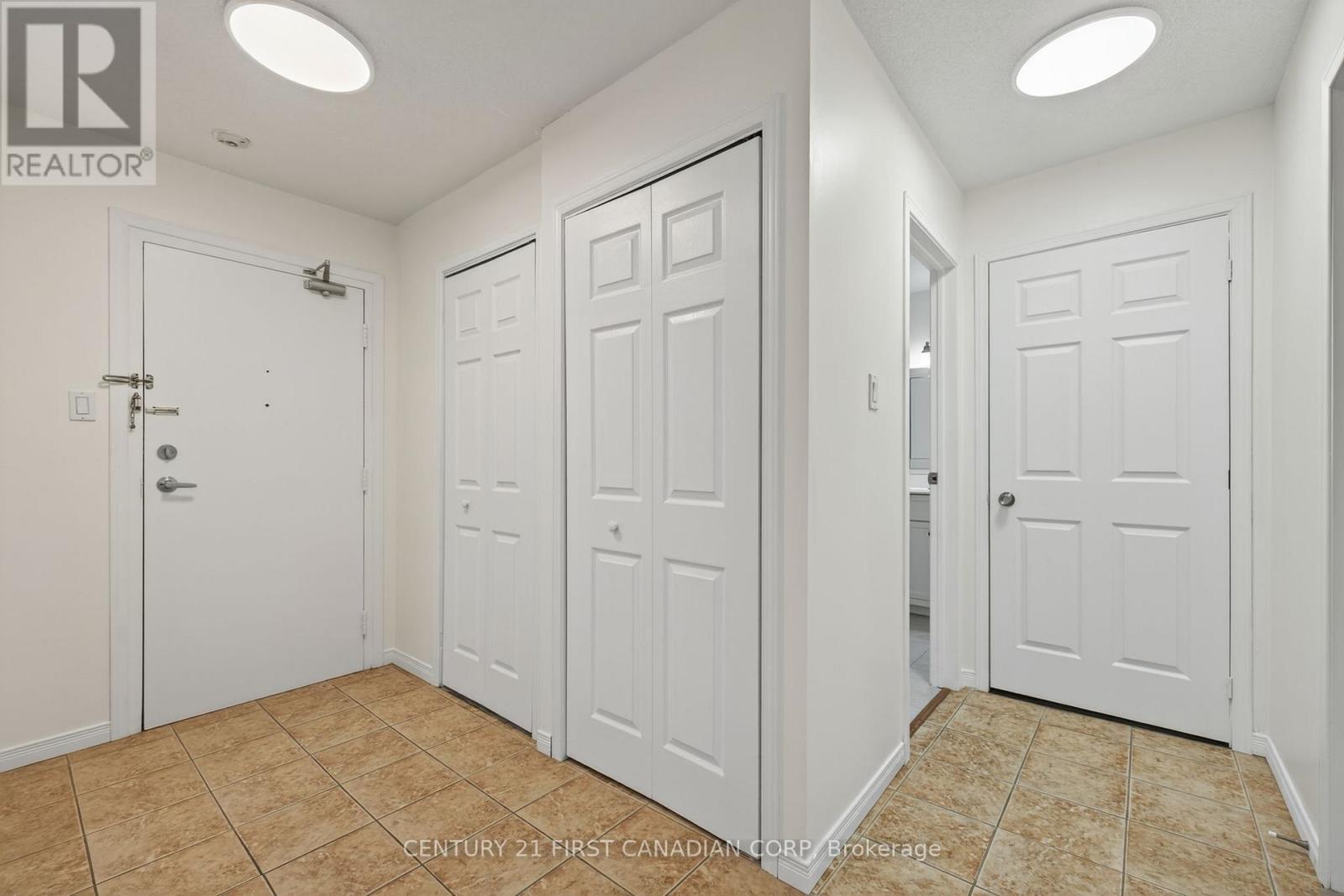 92 - 144 Conway Drive, London South, Ontario  N6E 3N3 - Photo 7 - X12717296