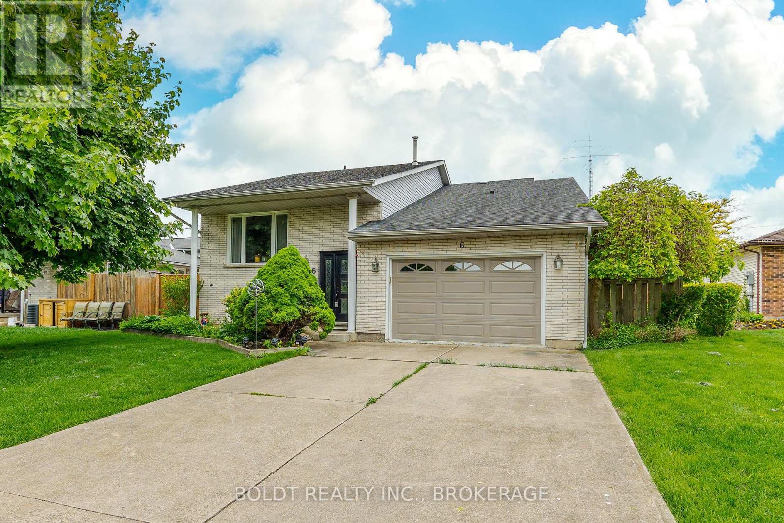 6 Stephenson Court, Thorold, Ontario  L2V 4Y8 - Photo 1 - X12717218