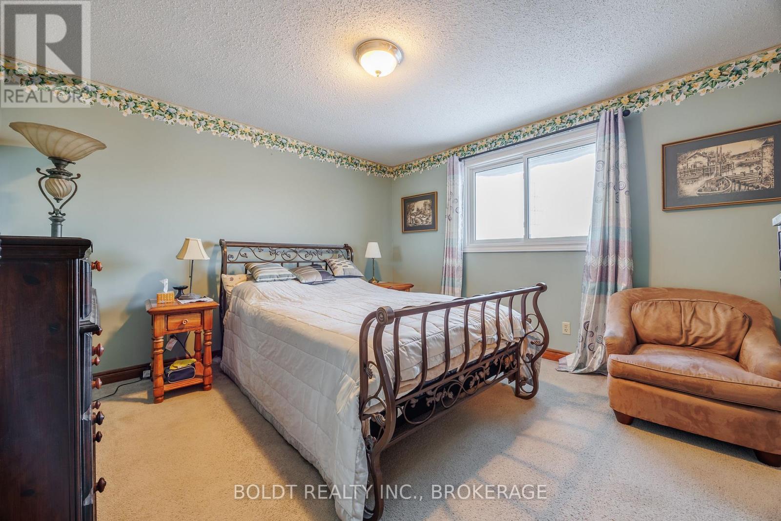 6 Stephenson Court, Thorold, Ontario  L2V 4Y8 - Photo 11 - X12717218