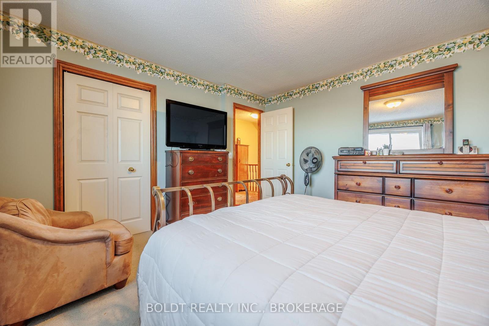 6 Stephenson Court, Thorold, Ontario  L2V 4Y8 - Photo 12 - X12717218