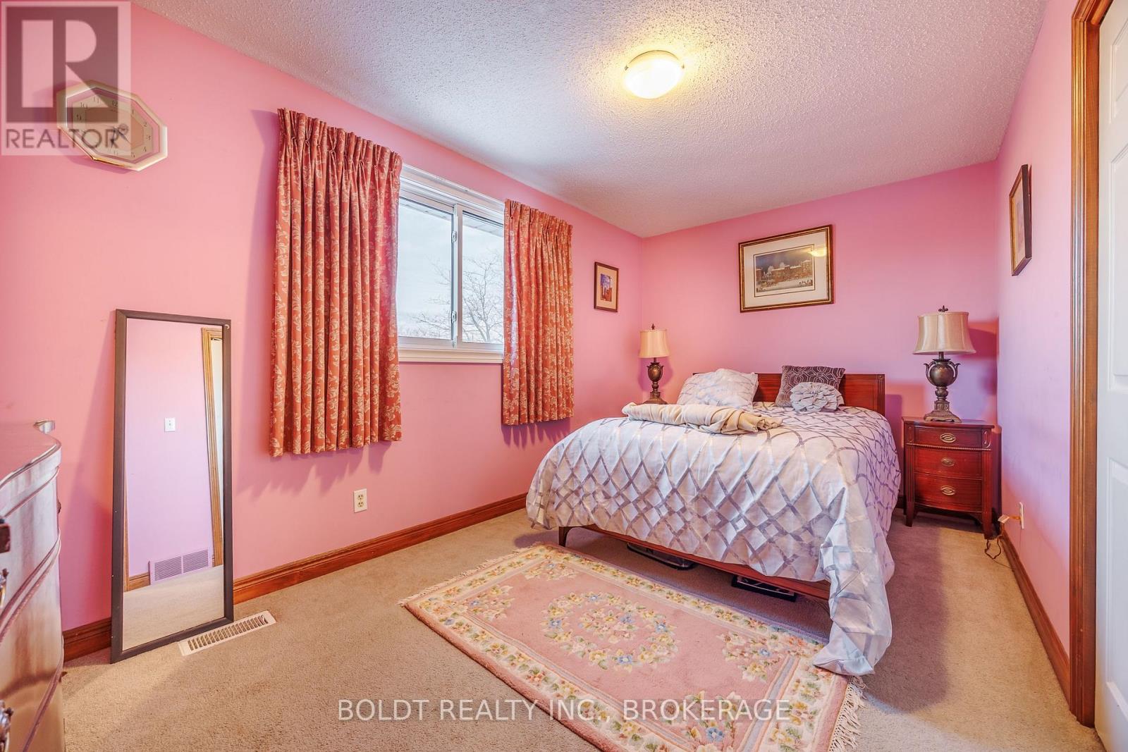 6 Stephenson Court, Thorold, Ontario  L2V 4Y8 - Photo 13 - X12717218