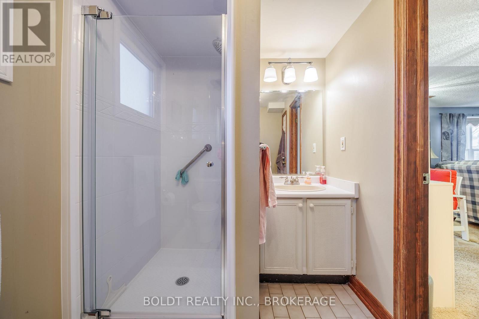 6 Stephenson Court, Thorold, Ontario  L2V 4Y8 - Photo 22 - X12717218