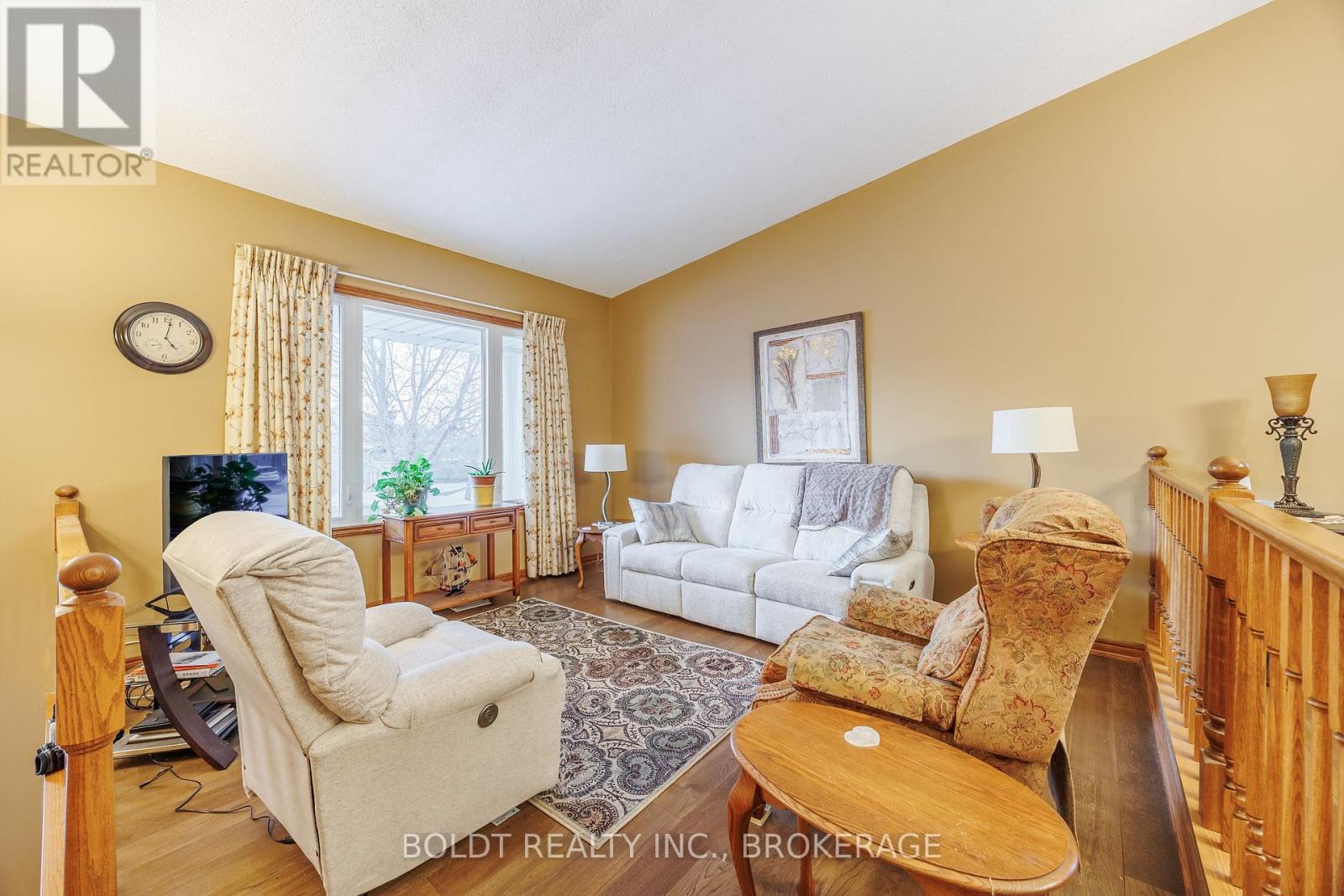 6 Stephenson Court, Thorold, Ontario  L2V 4Y8 - Photo 4 - X12717218