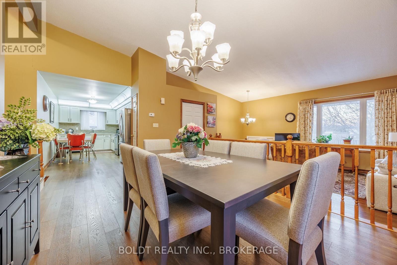 6 Stephenson Court, Thorold, Ontario  L2V 4Y8 - Photo 7 - X12717218