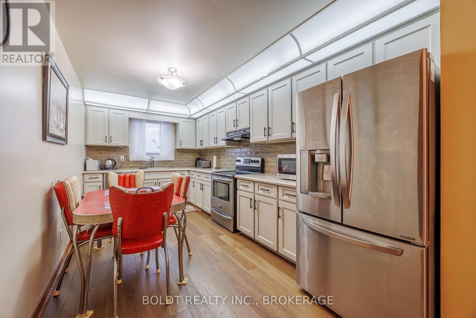 6 Stephenson Court, Thorold, Ontario  L2V 4Y8 - Photo 8 - X12717218