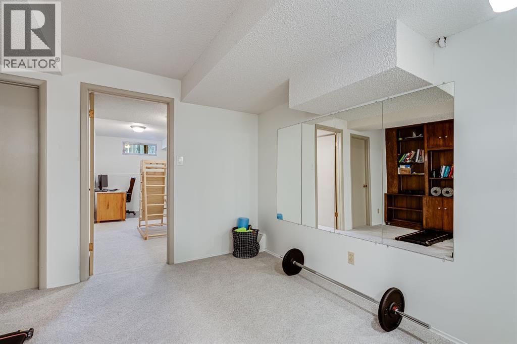 10623 Waneta Crescent Se, Calgary, Alberta  T2J 1J5 - Photo 32 - A2280449