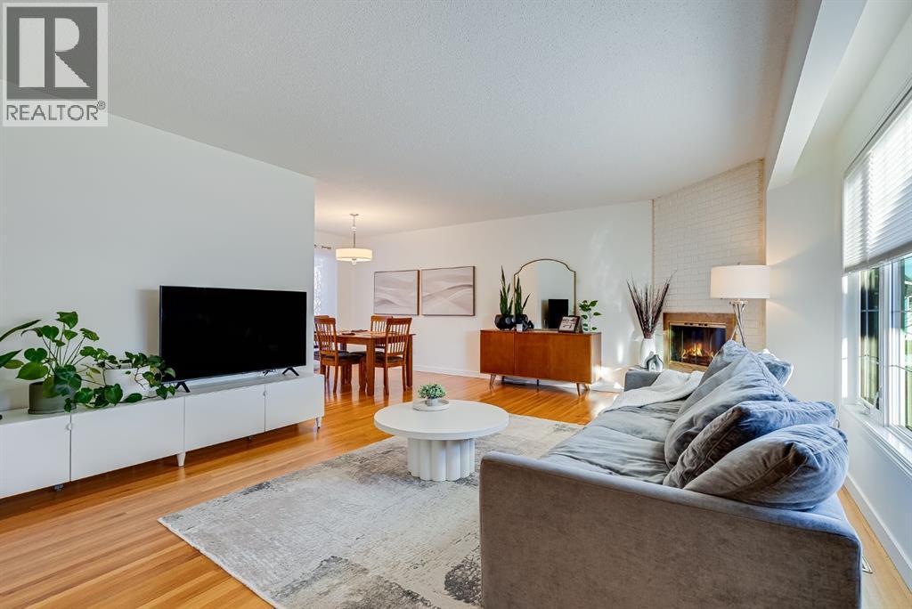 10623 Waneta Crescent Se, Calgary, Alberta  T2J 1J5 - Photo 4 - A2280449