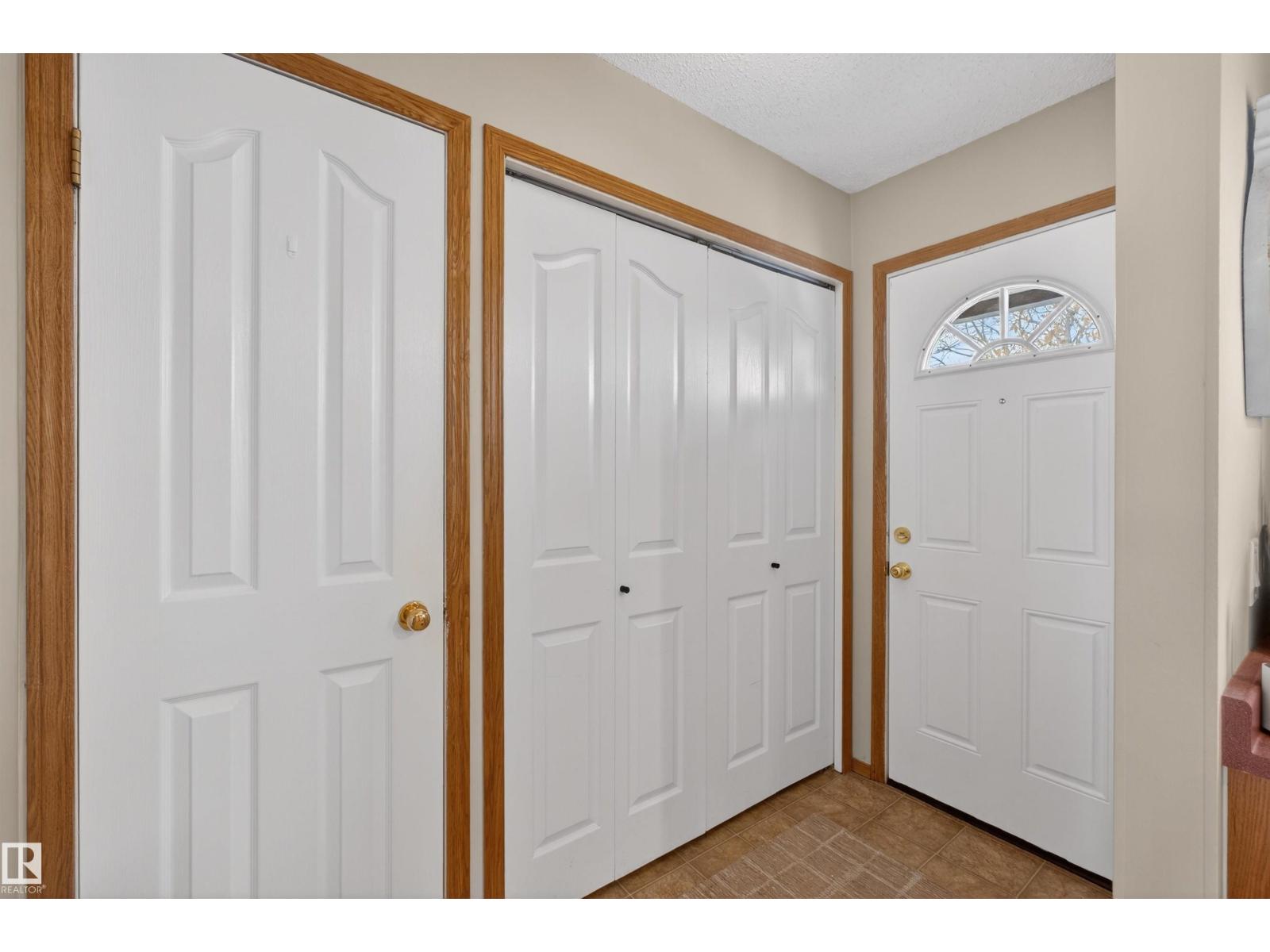 14648 54 St Nw, Edmonton, Alberta  T5A 4L5 - Photo 3 - E4470640