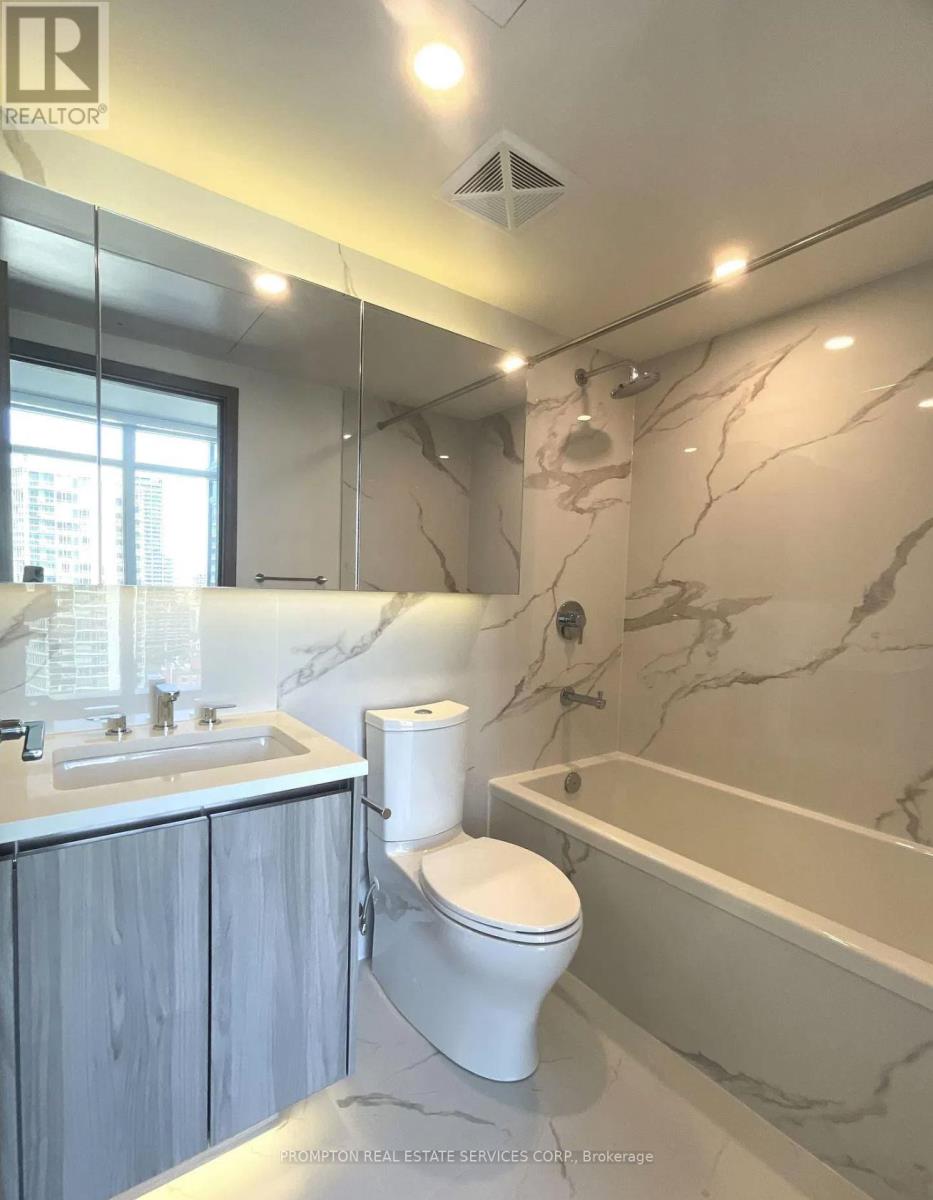 3303 - 1 Concord Cityplace Way, Toronto, Ontario  M5V 0X3 - Photo 9 - C12717336