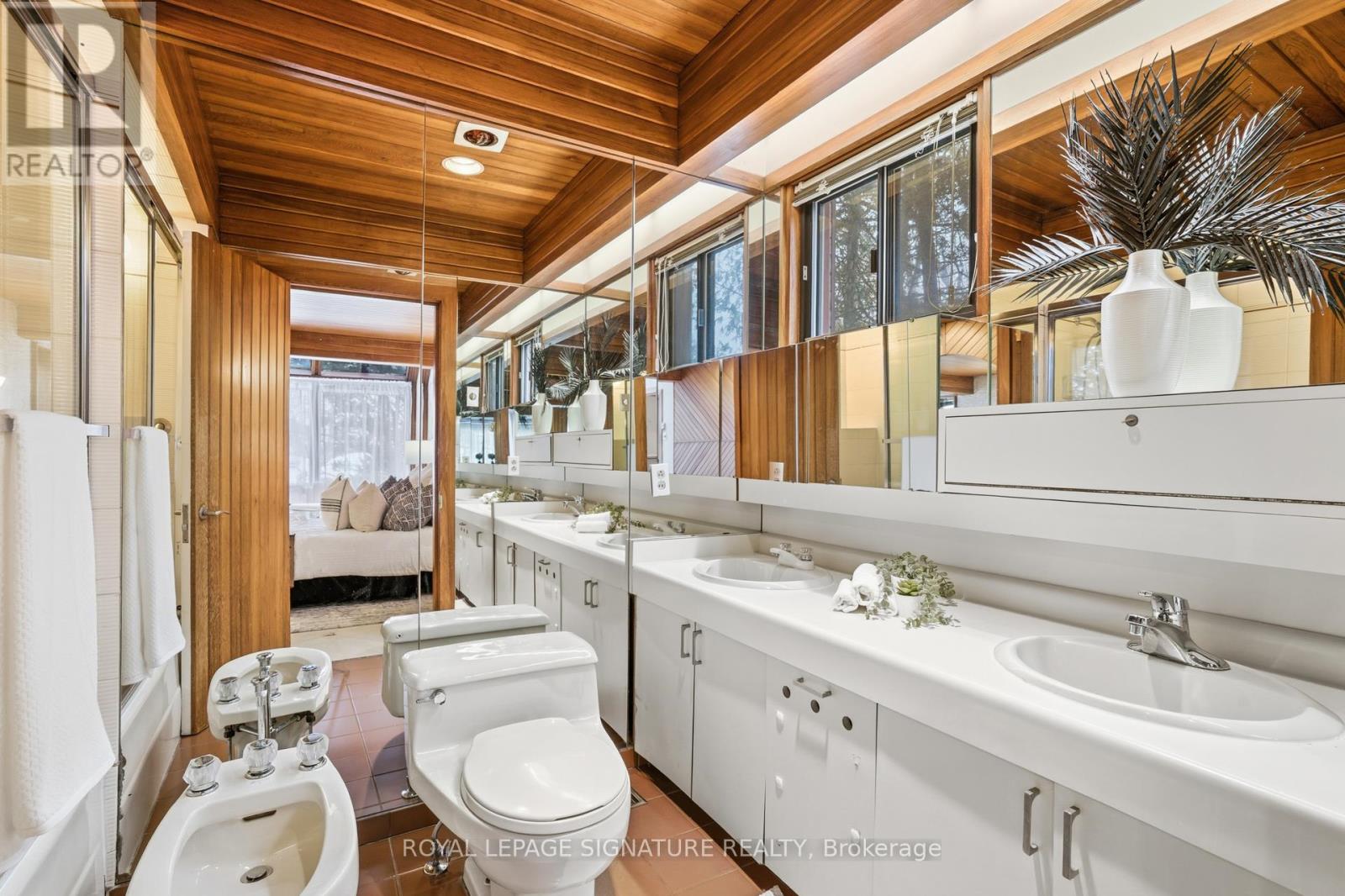 61 Valentine Drive, Toronto, Ontario  M3A 3J7 - Photo 22 - C12717380